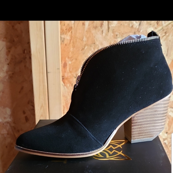 Boots - Picture 2 of 2